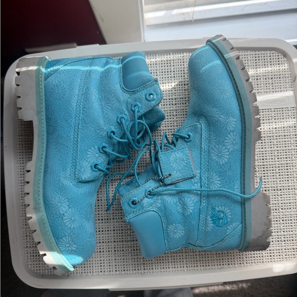 Timberland Kids Aqua Floral Boots - Picture 2 of 8